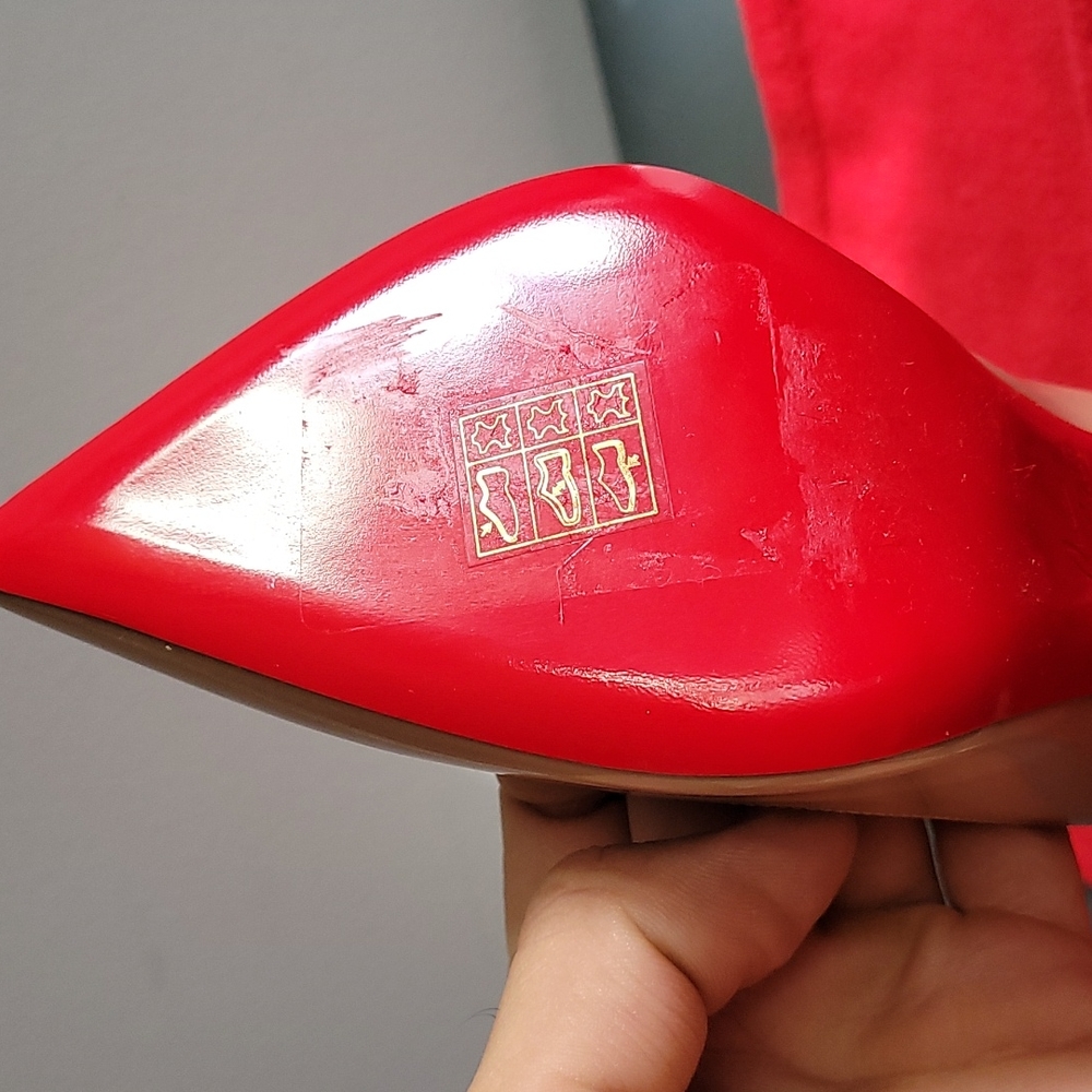 louboutin so kate beige